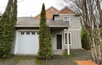 Charming West Portland Park 3 Bed + Den 2.5 Bath Row House - A/C, Wooded View and Garage!