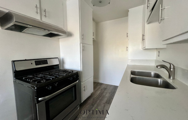 1 bed, 1 bath, $1,900, Unit 09