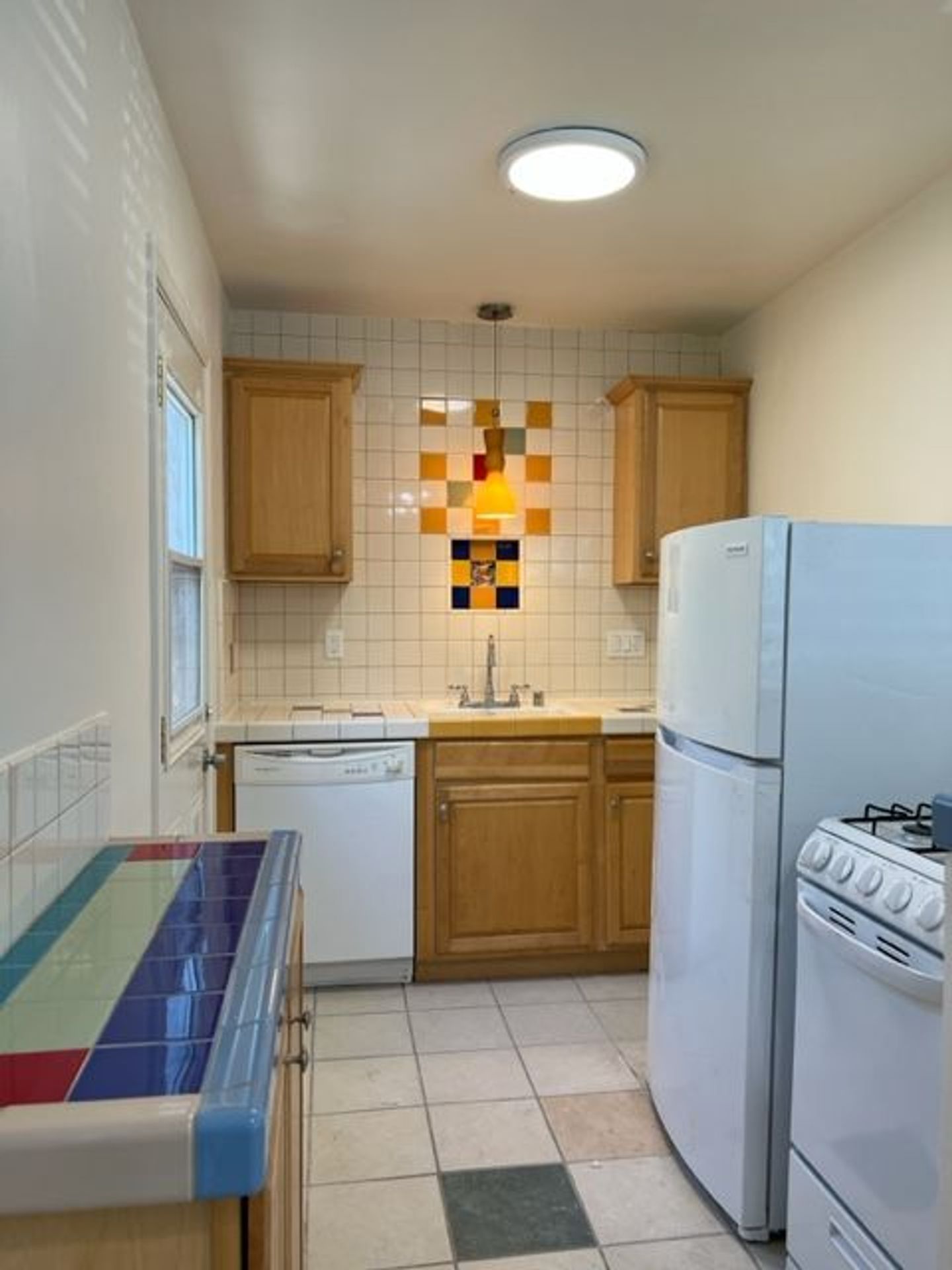 BEACH CLOSE- Welcome to Emerald Street a 1 Bedroom Cottage
