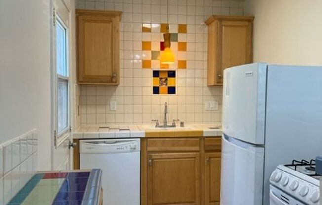 BEACH CLOSE- Welcome to Emerald Street a 1 Bedroom Cottage