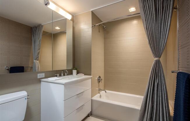 Studio, 1 bath, 560 sqft, $4,183, Unit 9L