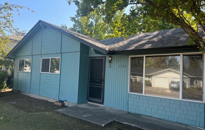 FRESH UPDATES! 3 Bedroom in SW Eugene