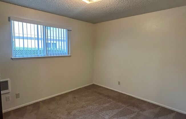 1 bed, 1 bath, 510 sqft, $1,125, Unit 3819 24th Pl NE