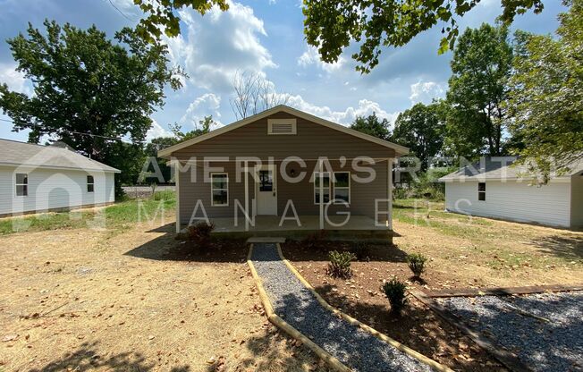 Great home for Rent in Steele, AL.... SIGN A 13 MONTH LEASE BY 11/30/24 TO RECEIVE 1 MONTH FREE AND A $500 SECURITY DEPOSIT!!!