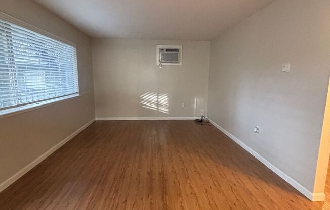 2 beds, 1 bath, 750 sqft, $1,725, Unit 4560