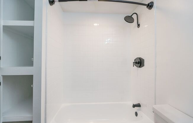 Studio, 1 bath, 500 sqft, $1,548, Unit 108