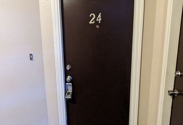 2 beds, 2 baths, 900 sqft, $1,525, Unit #24