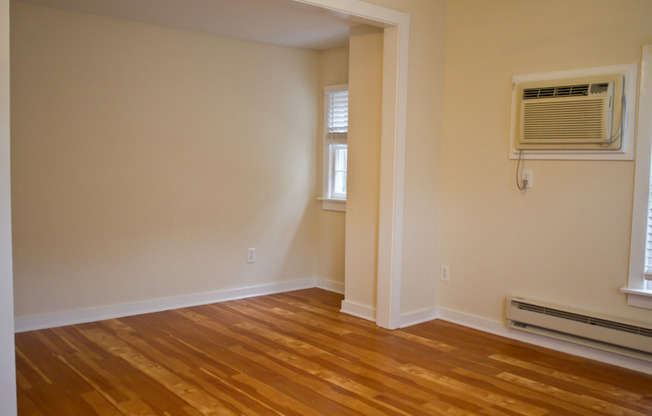 1 bed, 1 bath, $1,100, Unit Apartment C