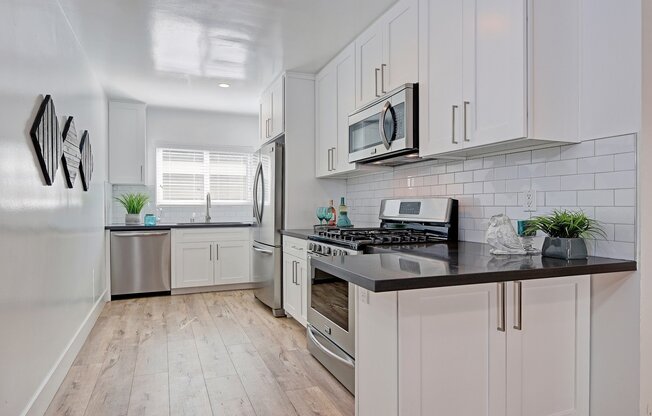 2 beds, 1 bath, 890 sqft, $3,275, Unit 717- 18