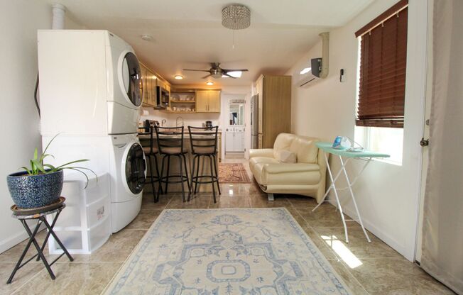 900 Winter Back Unit Fully Furnished Kern Place Studio – All Utilities Included, Near UTEP & Cincinnati St.