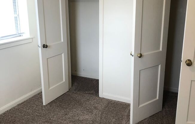 2 beds, 1 bath, 720 sqft, $695, Unit 1300-1517