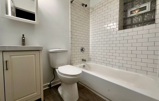 3222 S Aberdeen