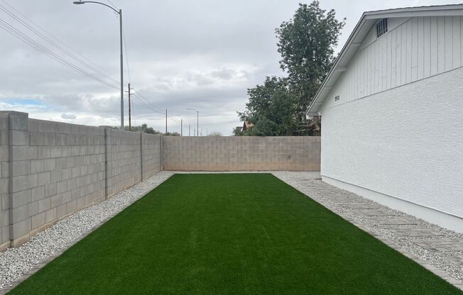 2912 E Roeser Rd.