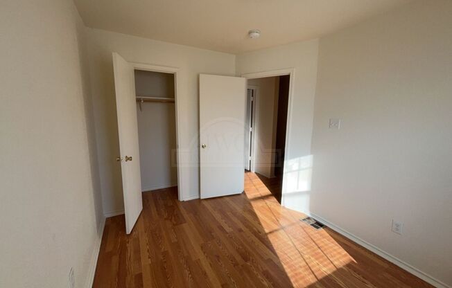 2 beds, 1.5 baths, $945, Unit 4410 Jeff Scott Unit B