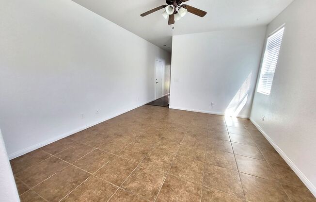 2 Primary Suites one upstairs and One Down In Montecito Community 9322 Quiet Mist