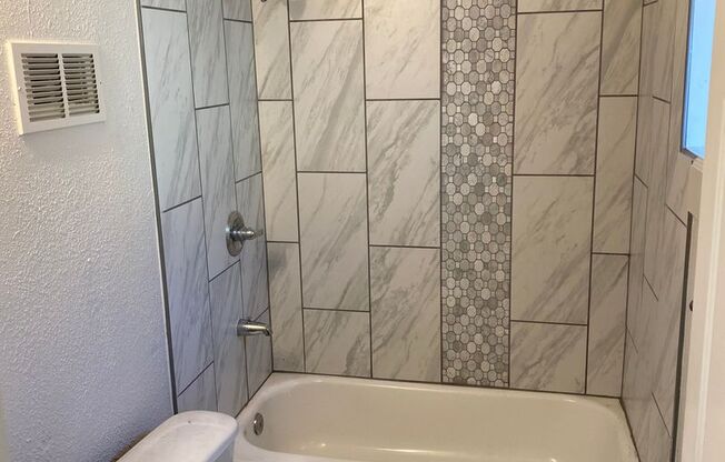 I70/BRIGHTON BLVD, EYLRIA-SWANSEA, 2 BED, NEW FLOOR/PAINT/TILE/STORAGE/FENCE, COVERED PORCH! UPDATED KITCHEN AND BATH!