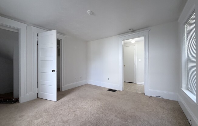 2 beds, 1 bath, 1,100 sqft, $2,200, Unit 231