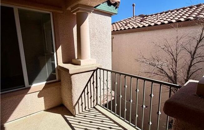 3 beds, 2.5 baths, $2,150