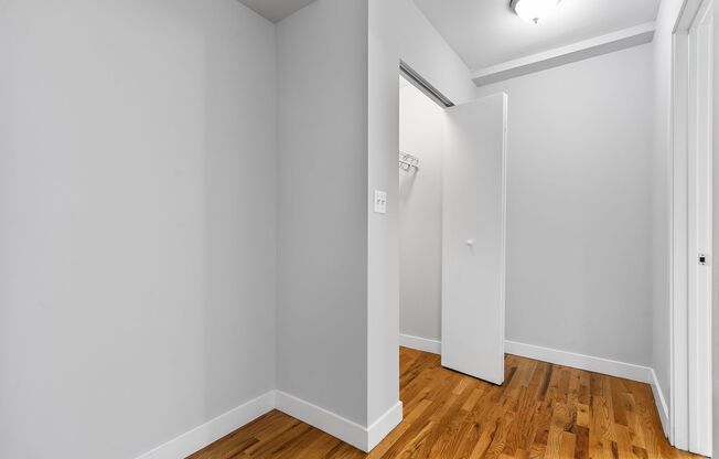 Studio, 1 bath, 250 sqft, $1,250, Unit 7450-26