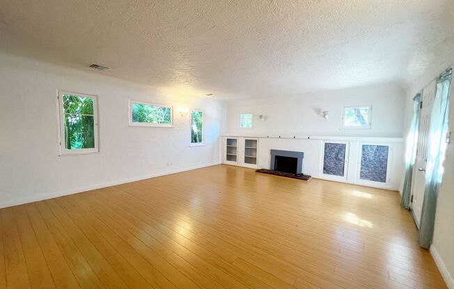 2 bed 1 bath + Bonus Room
