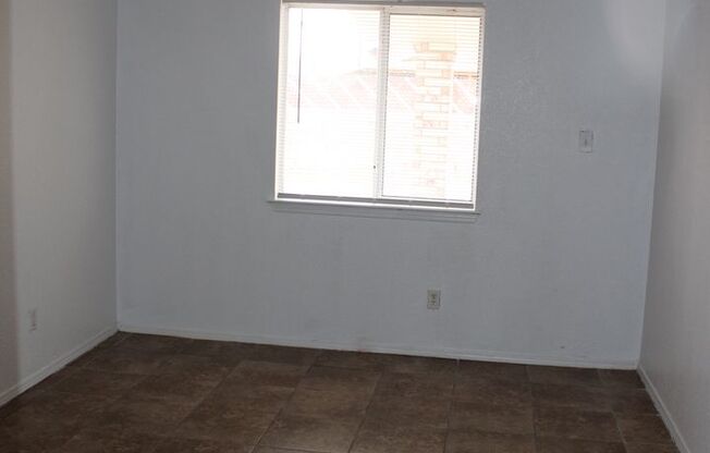 3 beds, 2 baths, $1,285