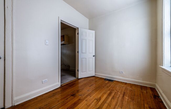 8001 S Carpenter