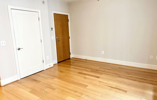 Studio, 1 bath, $2,000, Unit 326