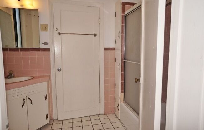 2 beds, 1 bath, $2,995