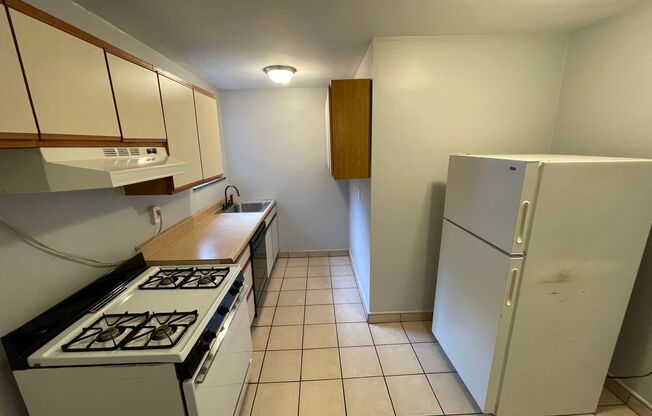 3 beds, 2 baths, 1,300 sqft, $2,599, Unit 6236 Fifth Ave. #103B