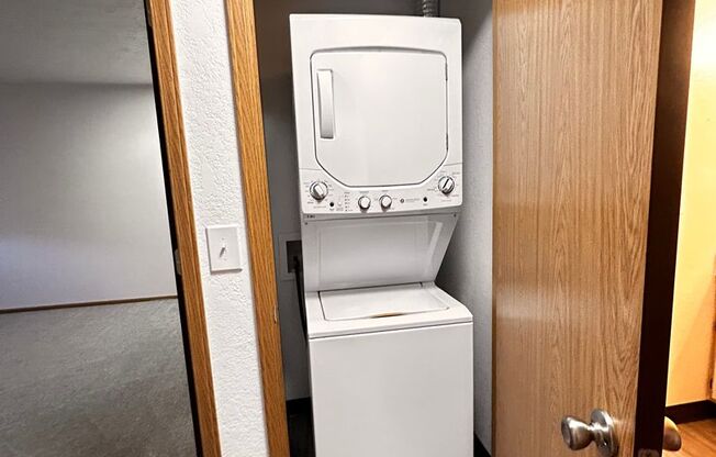 2 beds, 1 bath, 902 sqft, $1,150, Unit W - 017