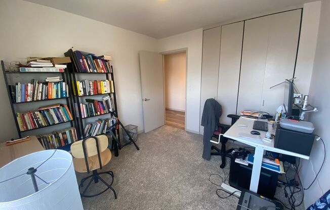 2 beds, 1 bath, $1,395, Unit 321