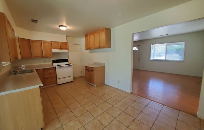 3 beds, 2 baths, $1,695