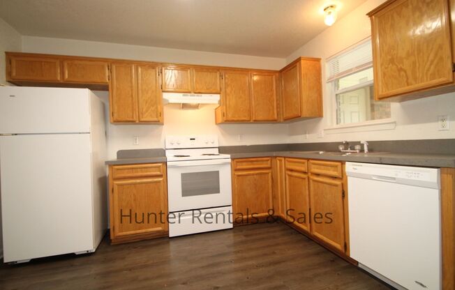 2 beds, 2 baths, $1,025, Unit Unit A