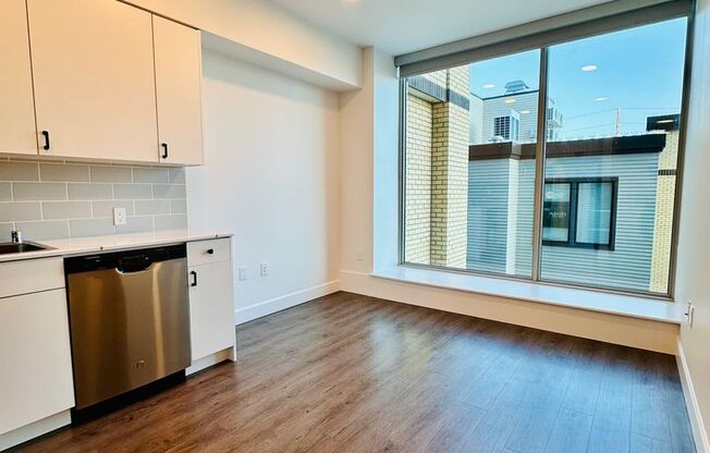 Studio, 1 bath, 327 sqft, $1,550, Unit 410-304
