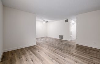 1010 - 1012 E Acacia Ave