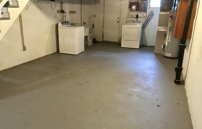 Charming 2 Bedroom/1 Bathroom Townhome in Medford!