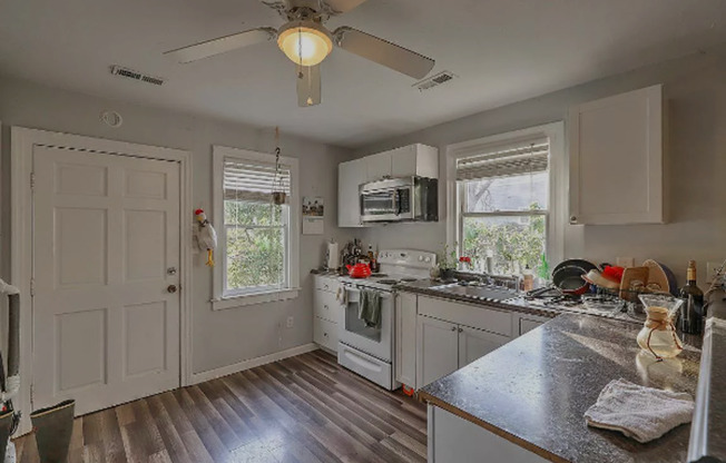 3 Bedroom 1 Bath Apartment - Downtown Charleston