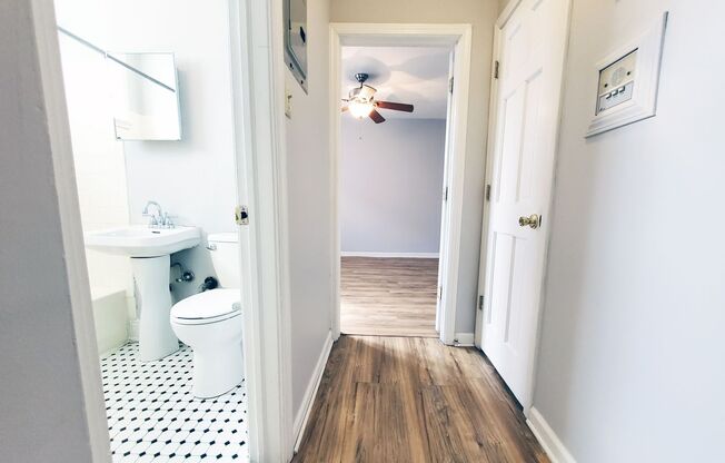 1 bed, 1 bath, 700 sqft, $949