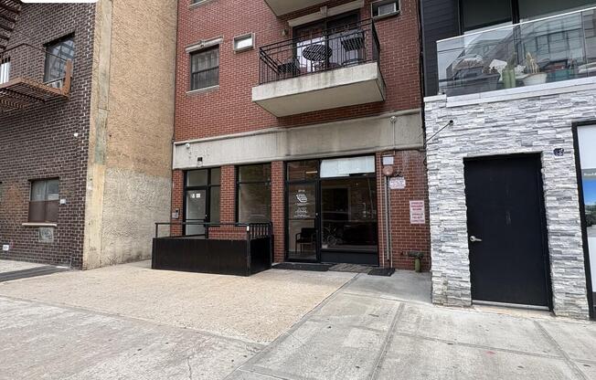 27 11 ASTORIA BLVD