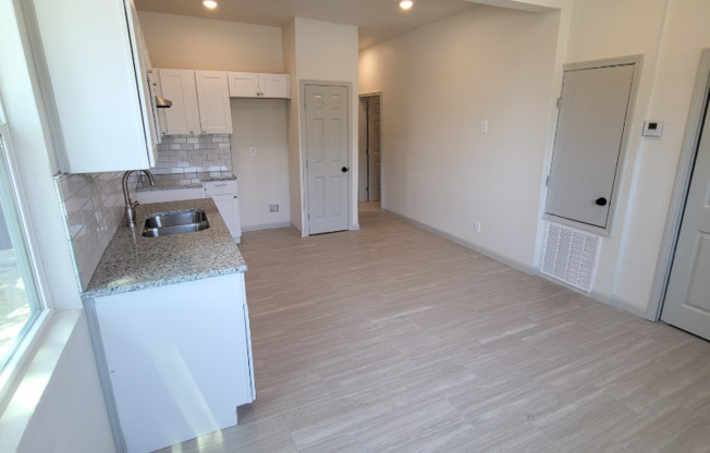 647 HAMMOND AVE