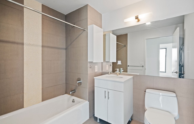 1 bed, 1 bath, $4,200, Unit 417