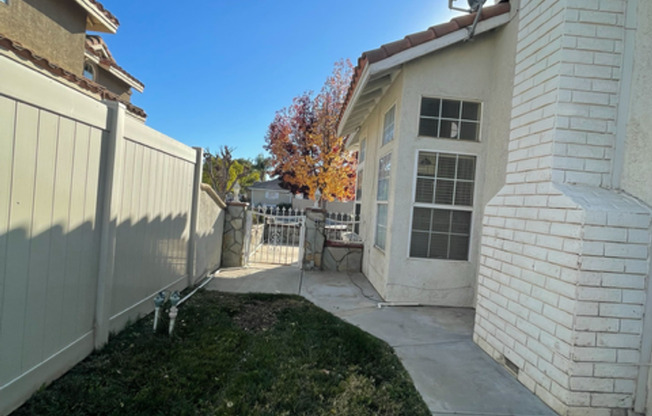 3 beds, 2.5 baths, $2,995