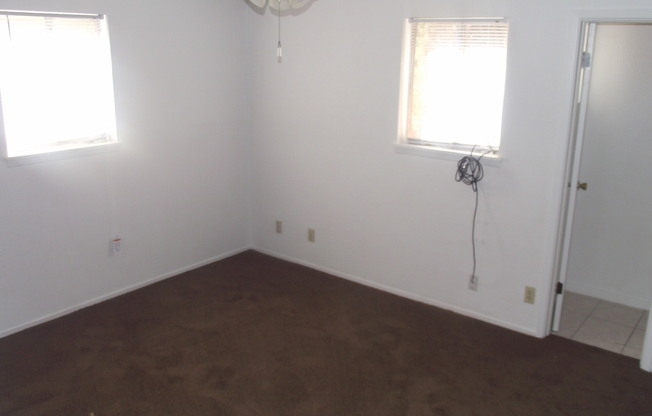 3 beds, 2 baths, $1,175