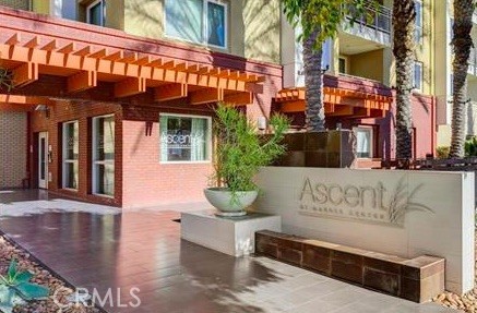 2 beds, 2 baths, 1,050 sqft, $3,100, Unit 402