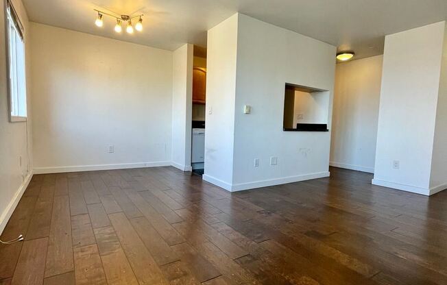 412 Bellevue Ave East