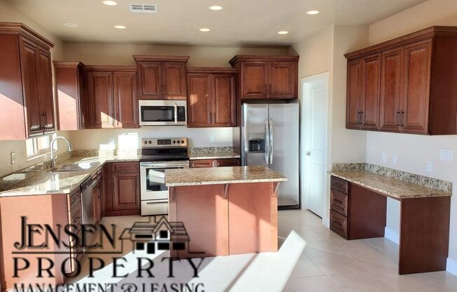 3 beds, 2.5 baths, 1,767 sqft, $1,925, Unit 309