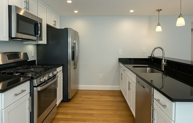 34 KNOWLTON ST