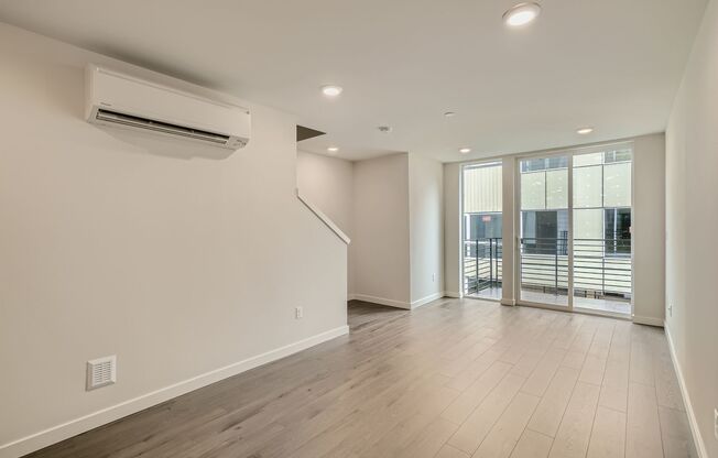 Immaculate Newer Construction - 3 Bed 2 Bath Seattle Condo!