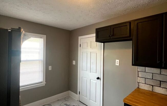 2 beds, 1 bath, $1,150