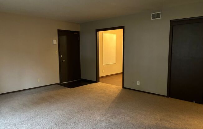 2 beds, 1 bath, 1,000 sqft, $1,010, Unit #2